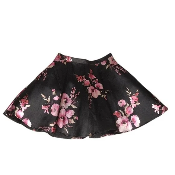 Windsor Black Floral Mini Skater Skirt | Flowy Fit | Pockets | See Description - Picture 1 of 5